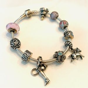 100% Pandora Bracelet 8 inch-8 charms included